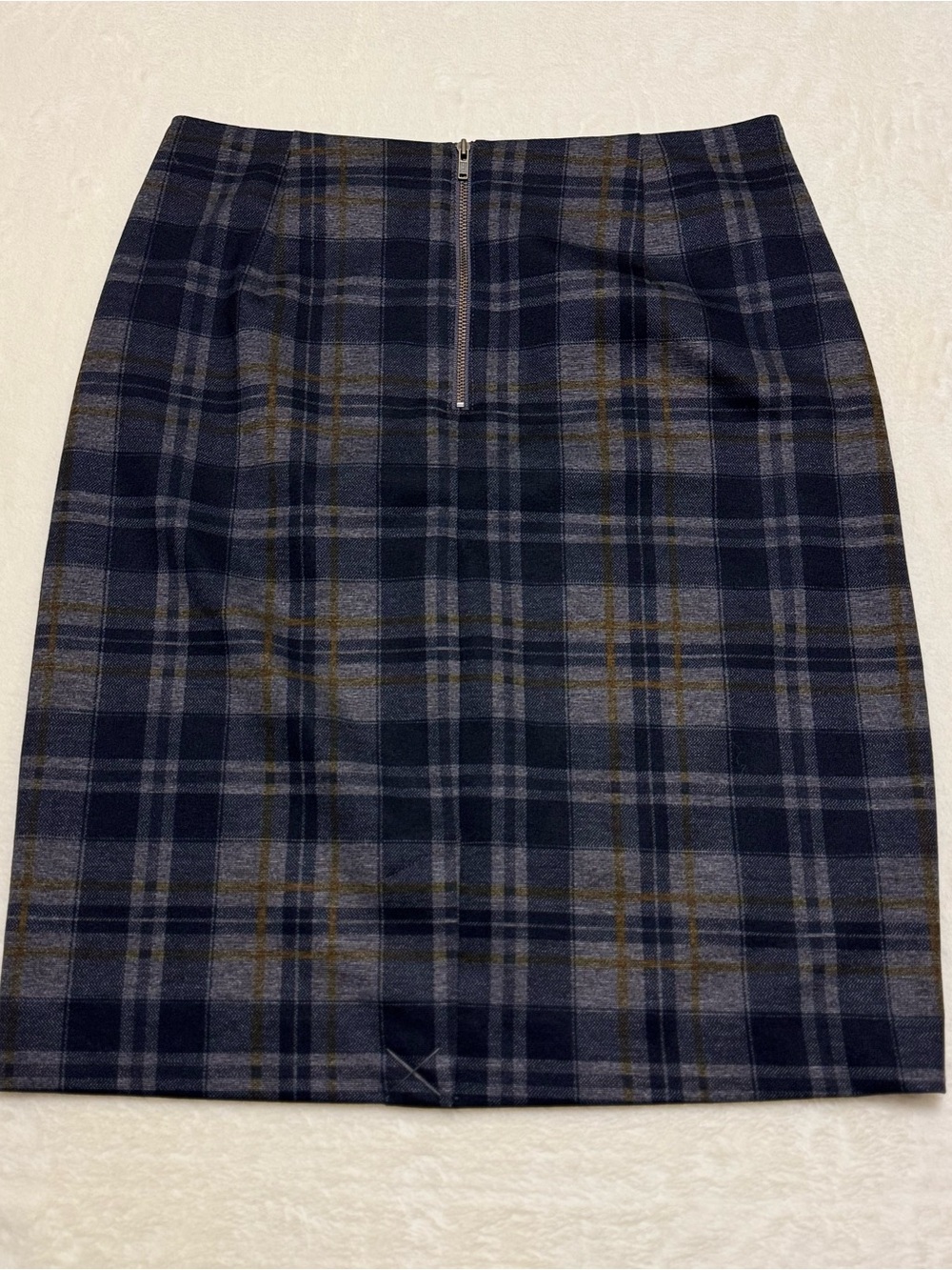 CAbi Plaid Straight & Pencil Skirt Gray Yellow Black Women's Size 2 With Pockets - Picture 3 of 7